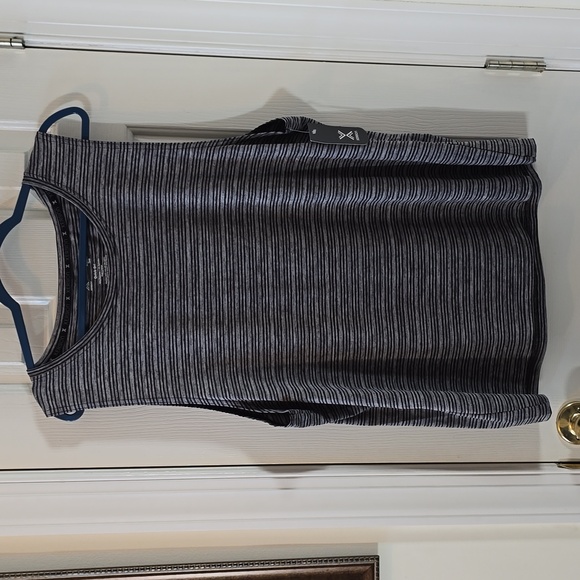 XERSION BRAND MENS BLACK AND GRAY STRIPED MUSCLE TEE SIZE XL - Picture 2 of 12